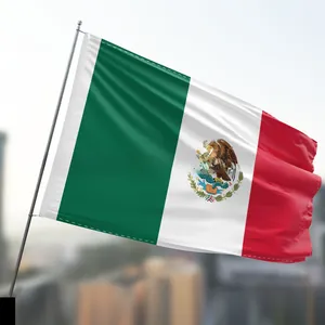Dettaglio della bandiera del Messico sventolante per la decorazione del Giorno dell'Indipendenza