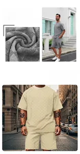 Vista dettagliata del completo sportivo estivo da uomo con trama jacquard a scacchi
