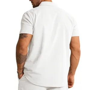 Weißes Cord-Poloshirt für Herren mit Kurzarm, Rückansicht und feinem Texturdetail