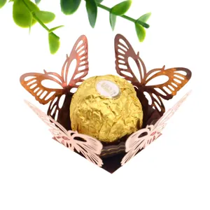 Vue macro des ailes de papillon découpées au laser pour la décoration de chocolat