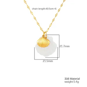 Vue détaillée du collier pendentif coquillage plaqué or 18K avec dimensions et poids