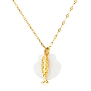 Collier élégant en acier doré 18K avec pendentif coquillage blanc et poisson