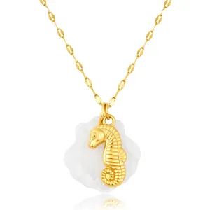 Collier marin plaqué or avec pendentif hippocampe et coquillage blanc pour femme