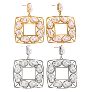Orecchini barocchi quadrati con perle irregolari in finiture oro e argento vintage