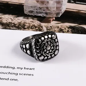 Vintage titanium steel men's ring with pebble pattern and square face