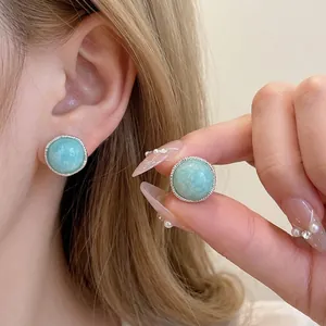 Vintage light luxury round stud earrings with turquoise agate stone and silver bezel
