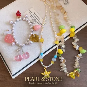 Set di gioielli con perle di resina e fragole fatto a mano per un look da vacanza