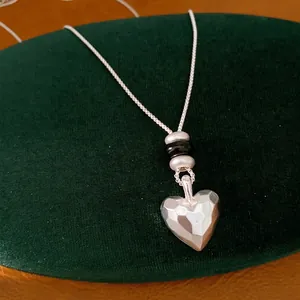Collier Pendentif Cœur Facetté Femmes Alliage Argent Mat Longue Chaîne de Pull Strass Perle Bijoux de Mode Minimaliste