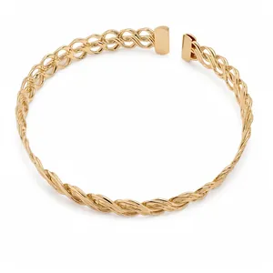 Elegante collana girocollo in metallo dorato intrecciato per moda donna minimalista.