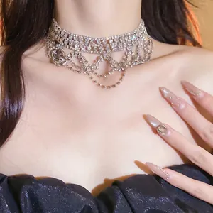 Eleganter mehrlagiger Strass-Choker mit Spitzen- und Quastendetails für modische Frauen