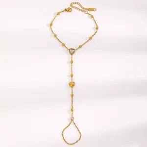 Bracelet bague cœur en acier inoxydable doré avec chaîne à billes et détails en zircon