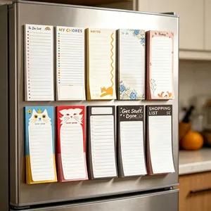 Variedad de blocs de notas magnéticos para nevera con bonitos diseños de gatos.