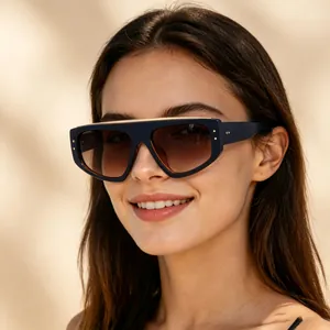 Gros plan de lunettes de soleil œil-de-chat élégantes avec verres dégradés