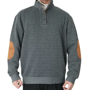 Grauer Waffelstrick-Sweatshirt für Herren mit braunen Ellbogen-Patches und Knopfleiste