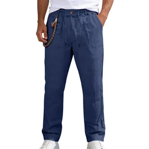 Gros plan d'un pantalon classique en lin bleu respirant pour homme avec cordon de serrage