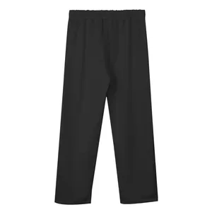 Vista posteriore dettagliata di pantaloni sportivi neri da uomo con vita elastica.
