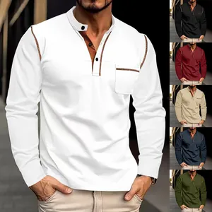 Polo de manga larga para hombre con cuello levantado y detalle de bolsillo en color blanco