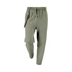 Vue de face du pantalon décontracté en lin vert olive pour homme avec cordon.