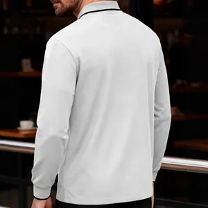 Vue arrière d'un polo à manches longues à séchage rapide pour hommes en gris clair