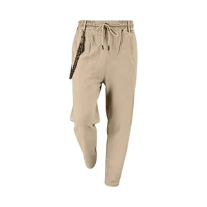 Détail du pantalon décontracté en lin beige pour homme avec cordon de serrage à la taille
