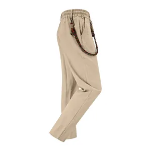 Vue latérale du pantalon décontracté en lin pour hommes avec cordon tressé décoratif