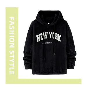 Felpa con cappuccio in pile nero di alta qualità con ricamo bianco New York da uomo