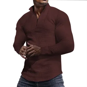 Herren Waffelstrick-Sweatshirt mit Viertelreißverschluss in Braun Stehkragen lang