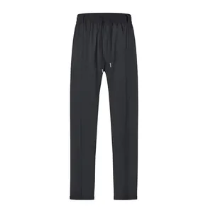 Vista completa di pantaloni neri a gamba dritta con elastico in vita e coulisse regolabile