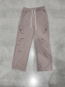Pantaloni sportivi casual da uomo di alta qualità con pieghe e tasche laterali