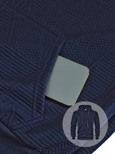 Vue détaillée en gros plan d'un sweat à capuche jacquard bleu marine pour homme avec poche