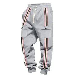Pantaloni cargo da uomo in pile grigio con striscia laterale e coulisse in vita