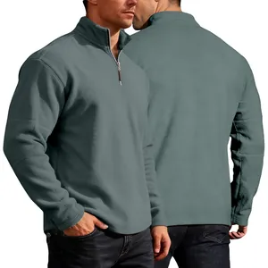 Vorder- und Rückansicht eines warmen Herren-Fleece-Sweatshirts mit halbem Reißverschluss