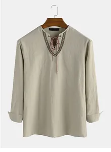 Herren Vintage Baumwollhemd mit V-Ausschnitt, Ethno-Stickerei und Schnürdetail