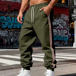 Pantaloni sportivi da uomo verde oliva con strisce laterali e coulisse