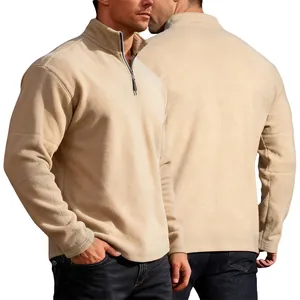 Detailansicht des hochwertigen Herren-Fleece-Sweatshirts, Vorder- und Rückseite gezeigt