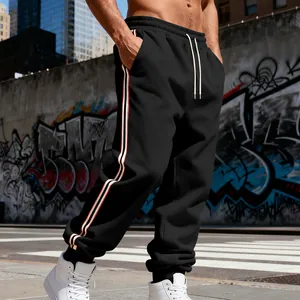 Pantaloni sportivi neri da uomo con calda fodera in pile e strisce laterali stile urban