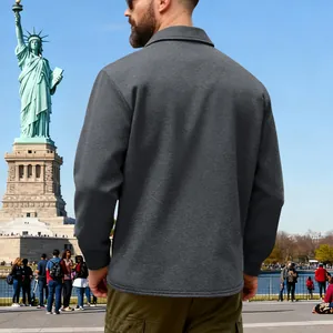 Vue arrière d'une veste de travail épaisse gris foncé pour homme avec un col à revers