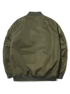 Rückansicht der klassischen olivgrünen Herren-Fliegerjacke mit Rippstrickbündchen