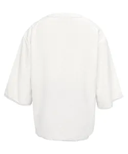Vue de dos d'un t-shirt blanc texturé pour hommes avec une coupe ample et des manches mi-longues.