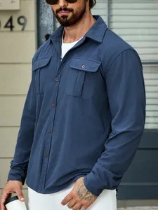 Giacca camicia da uomo in velluto a coste blu vintage con due tasche frontali sul petto
