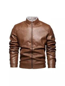 Moderne braune Herren-Lederjacke in schmaler Passform mit warmem Fleecefutter und Stehkragen