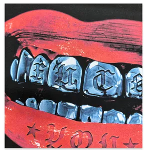 Macro detail of gothic letters and lips print on heavy cotton streetwear t-shirt