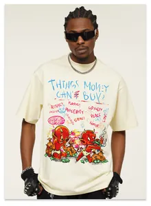 Detailansicht des cremefarbenen T-Shirts mit Graffiti-Text und roter Teufelsgrafik-Illustration
