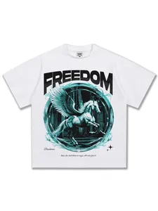 T-shirt en coton blanc épais avec un graphisme Pegasus vintage et texte Freedom