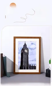 Grande cornice per foto minimalista in legno con passe-partout bianco