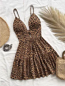 Robe courte sexy à imprimé léopard avec col en V profond et design dos nu élégant