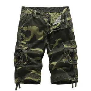 Men's loose casual camouflage cargo shorts featuring a multi-pocket utility design
