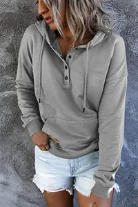 Lässiger grauer Damen-Kapuzenpullover mit Knöpfen am Ausschnitt und Kängurutasche