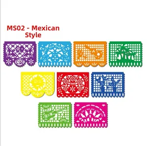Vista detallada de nueve coloridos carteles mexicanos de Papel Picado con motivos