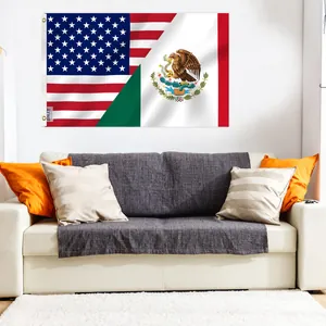 Vue détaillée d'un drapeau hybride Mexique-USA de 3x5 pieds dans un salon moderne